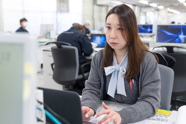 営業開発部営業企画課　係長　齊藤有紀